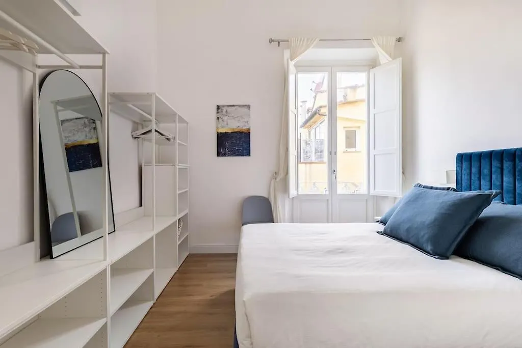 White Martelli Apartment Florence
